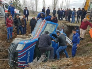 Askeri araç devrildi: 3 yaralı