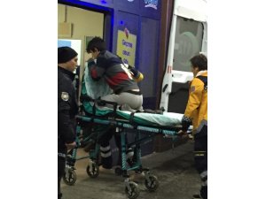 Babasıyla tartışan genç, sırtına saplanan makasla yaralandı