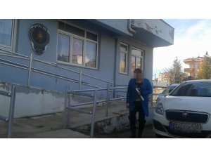 Sahte para bozduran kadın polise yakalandı