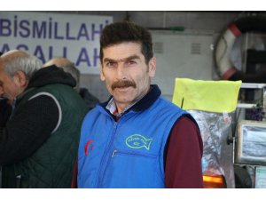Fiyatından dert yansa da vatandaşın tercihi balıktan yana