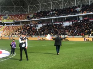 Taraftarlardan Milletvekili Fendoğlu’na büyük ilgi