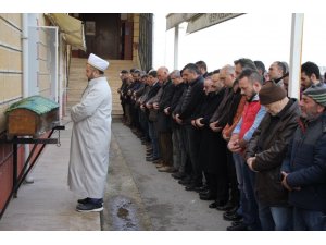 İkiz kardeşleri trafik kazası ayırdı