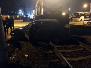 Tekirdağ’da yük treni ile otomobil çarpıştı