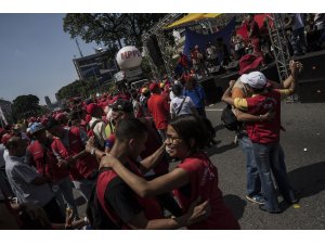 Guaido'dan 12 Şubat'ta yeniden sokağa çıkma çağrısı