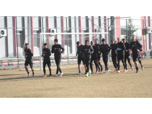 Eskişehirspor, hazırlıklara ara vermeden başladı