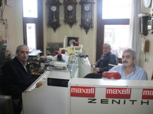 Antika saatler üç ortağın elinde hayat buluyor
