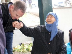 Tellioğlu, pazarın nabzını tuttu