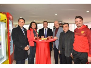 Futbol okulu açılışına protokol yoğun  ilgi gösterdi
