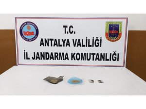 Yol kontrolünde 30 gram uyuşturucuyla yakalandı