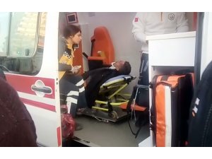 Vinç kamyonet otomobillere çarptı: 2 yaralı