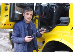 Akü hırsızlarına kızdı, mucit oldu