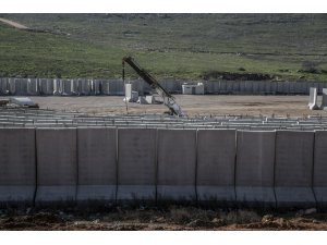 İdlib'deki gözlem noktalarına beton blok sevkiyatı