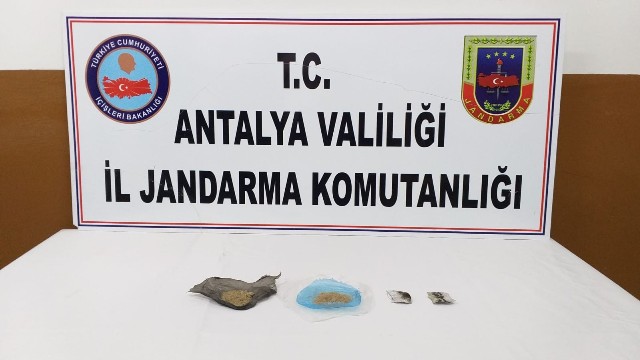 Yol kontrolünde 30 gram uyuşturucuyla yakalandı