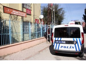 Müteahhit, muhtarlık binasında intihar etti