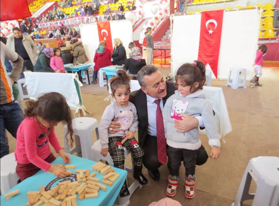 Öğrenciler çocuk festivalinde buluştu