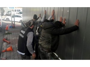 Narkotik polisinden okullar bölgesinde uyuşturucu denetimi