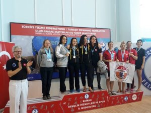 Edirne Gençlik Spor Yüzme Kulübü sporcularından 17 madalya