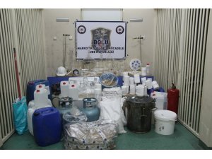 Bolu’da okul yanında kurulan uyuşturucu imalathanesine operasyon: 4 gözaltı