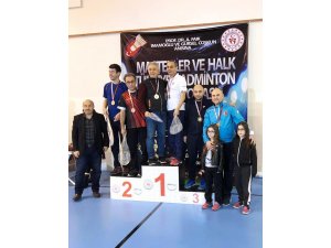 Veteran Badmintoncular madalyayla döndü