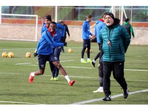 Hikmet Karaman’ın şansı Fenerbahçe’ye tutmuyor