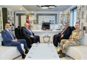 Vali Pekmez Belediye Başkanı Kutlu ile bir araya geldi
