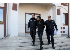 Cezaevi firarisi polisin dikkatinden kaçamadı