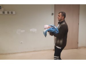 Siirt'te metruk binanın bahçesinde bebek bulundu