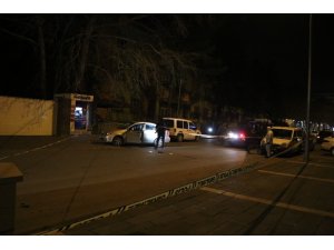 Kayseri’de devriye gezen polis ekiplerine silahlı saldırı: 1’i ağır 2 polis yaralı