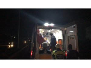 Kuşadası’nda motosiklet yayaya çarptı; 3 yaralı