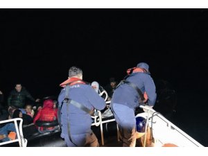Davutlar’da 25’i çocuk 50 kaçak göçmen yakalandı