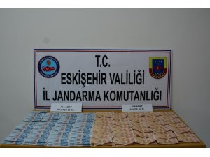 Sahte paralarla alışveriş yapmak isterken yakalandılar
