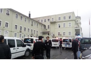 Okmeydanı Eğitim ve Araştırma Hastanesi Kasımpaşa binasında silahlı bir şahıs doktoru rehin aldı. Olay yerine özel harekat polisleri sevk edildi.
