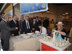 Tutuklu ve hükümlülerin el emeği ürünleri sergilendi