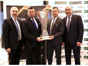 Global araç kiralama şirketi UEFA Kupası’nı İstanbul’a taşıdı