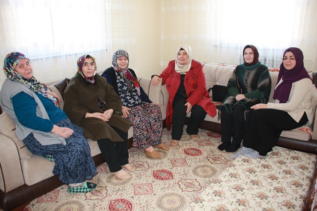 Karataylı kadınlar ihtiyaç sahipleri ile yardımı buluşturuyor