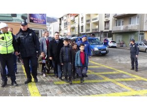 Simav’da  ‘Yaya Öncelikli Trafik Uygulaması’