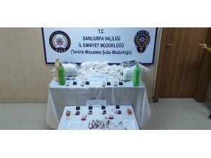 Sınırda yüklü miktarda patlayıcı ele geçirildi