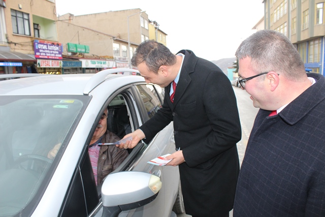 Yunak Kaymakamı Akbulut yaylar için trafik uygulamasına katıldı
