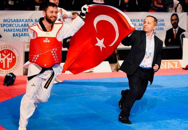 Taekwondoda Nurgül ve Sami Dünya Şampiyonu Oldu