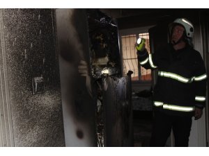 Elektrik kontağı yangın çıkardı