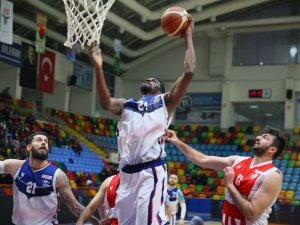 Blok Krallığında Godfrey ilk sırada