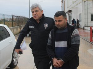 Karısını inşaat demiriyle döven koca adliyeye sevk edildi