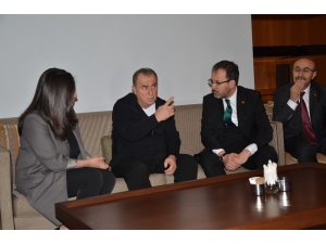Bakan Kasapoğlu, Fatih Terim’e taziyede bulundu