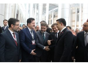 Bakan Pakdemirli elektrikli traktörün yakında görücüye çıkacağını açıkladı