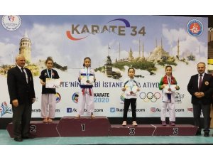 Salihlili karateciler turnuvaya damga vurdu