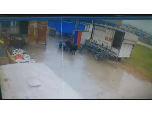 At arabalı hırsızlar kameraya yakalandı