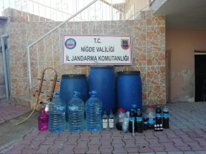 Jandarma kaçak içki ele geçirdi