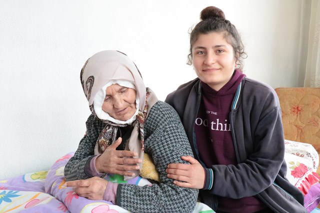 Köpeklerin saldırısında ağır yaralanan kadın taburcu oldu