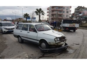 Milas’ta ışık ihlali yapan otomobil kaza yaptı; 1 yaralı