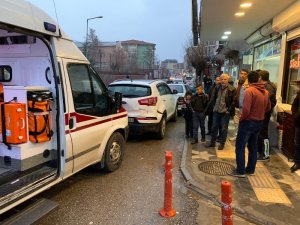 Kahta ilçesinde 4 aracın karıştığı zincirleme kaza